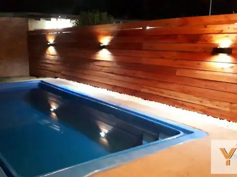 Casa en venta - 2 Dormitorios 2 Baños 3 Cocheras - 300Mts2 - Virrey del Pino, La Matanza