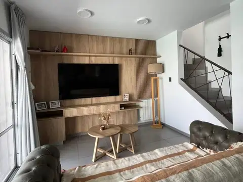 Casa 6 ambientes con 3 baños