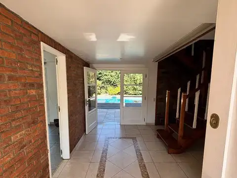 Casa 6 ambientes con 4 baños