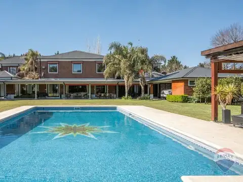 Casa en venta con 5 amb en barrio Farm Club Pilar