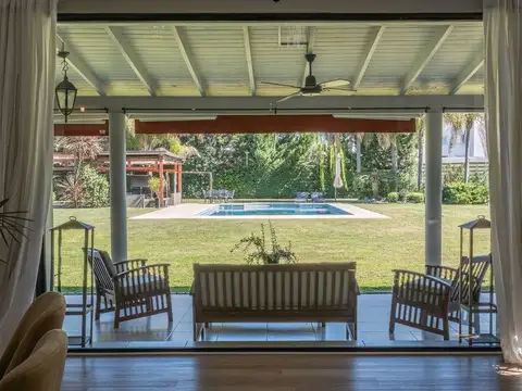 Casa en venta con 5 amb en barrio Farm Club Pilar