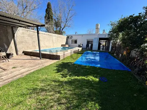 Casa en Venta, 2 Domitorios, Pileta en Ibarlucea