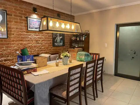 Casa 5 ambientes con 2 baños