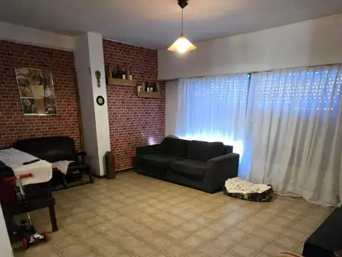 Depto Tipo Casa 5 ambientes con 2 baños