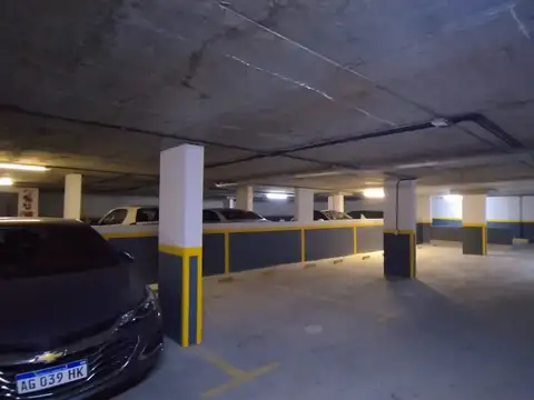 Cochera en Venta - Almagro - Edificio de categoria