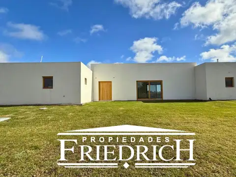 Preciosa casa en Everlinks