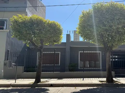CASA EN VENTA EN BARRIO SANTA ANA RESIDENCIAL
