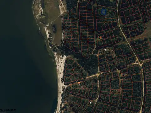 Padrón 23410, Solar 11, Manzana 33. Área 723m2 con 23m de frente 100
