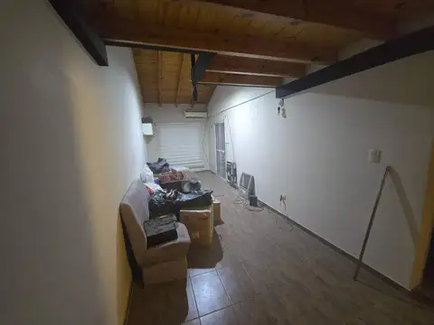 Depto Tipo Casa 6 ambientes con 2 baños