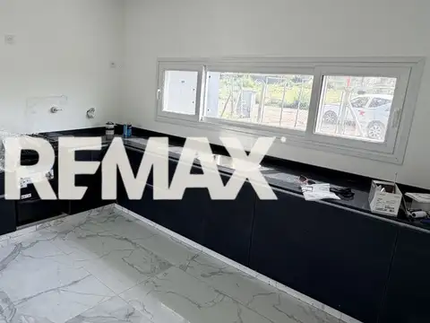 Casa en Alquiler en General Fernandez Oro, $ 2.600.000