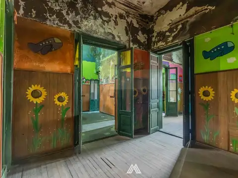 Casa 8 ambientes con 2 baños