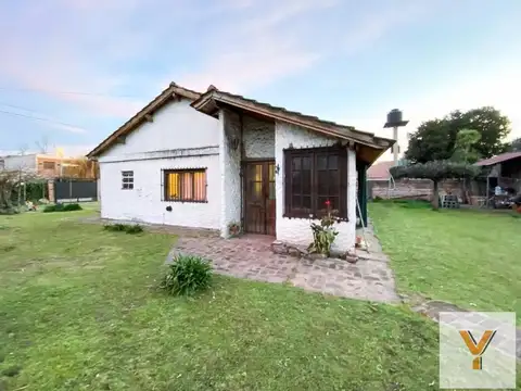 Casa en venta - 2 Dormitorios 1 Baño - Cochera - 825Mts2 - Monte Grande