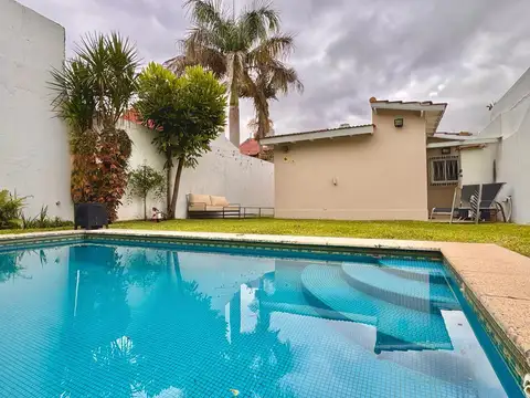 Venta Casa de 4 ambientes, pileta, jardin y parrilla, Martinez