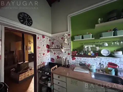 Casa 4 ambientes con 2 baños