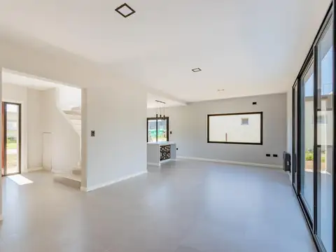 Venta Casa Apto Crédito 4 ambientes en Los Arces