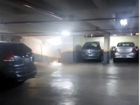 Cochera   DOBLE para 2 AUTOS Ayacucho 900