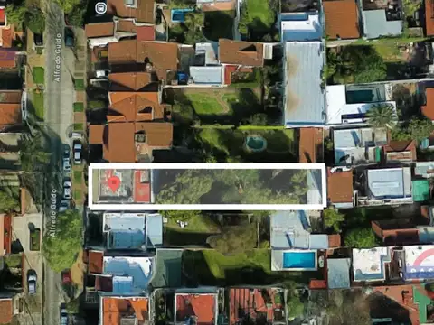 VENTA CASA DE 3 AMBIENTES A RECICLAR CON GRAN JARDÍN – VILLA ADELINA