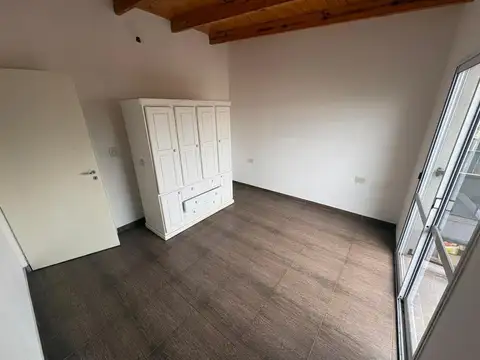 Departamento en Alquiler en Villa Raffo, $ 500.000