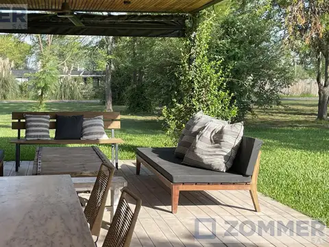 Casa en Venta con 6 cocheras