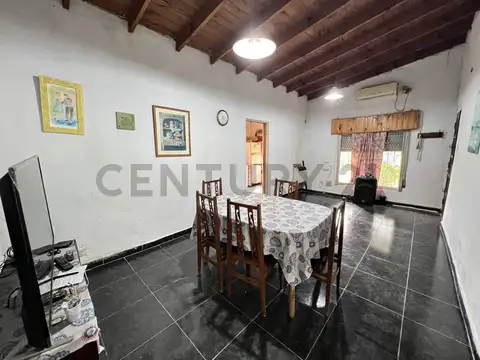 Casa 3 ambientes con 1 baño