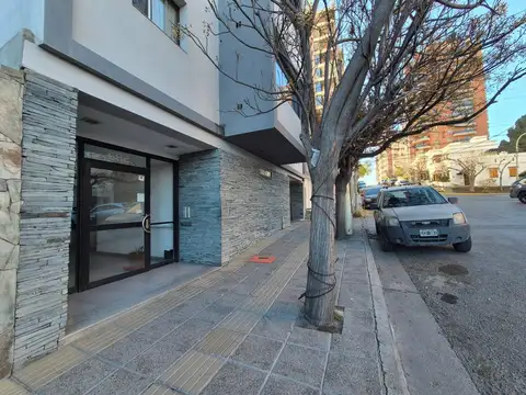 Venta monoambiente céntrico c/cochera, Neuquen