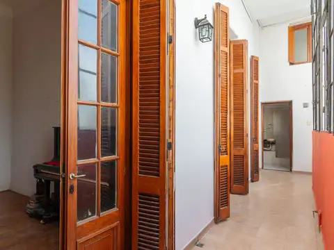 Depto Tipo Casa en Venta 104 años