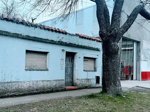 Casa en venta en Funes, ideal inversores!