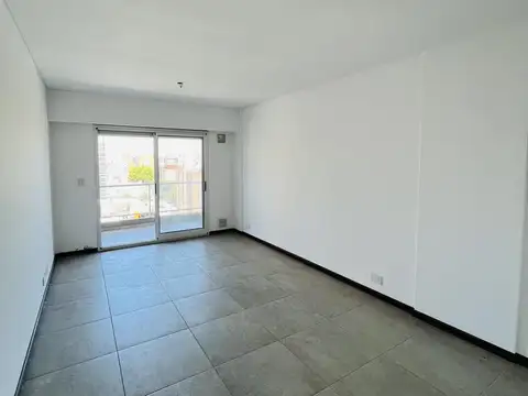 VENTA DEPARTAMENTO A ESTRENAR 1 DORMITORIO CON BALCÓN AL FRENTE EN BARRIO LOURDES