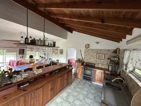 CASA EN COUNTRY ARANZAZU   10 AMB   PILETA
