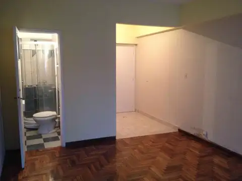 Departamento en Alquiler en San Isidro Vías / Rolon, $ 670.000