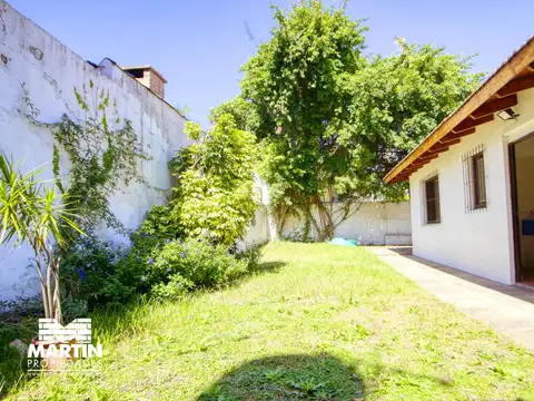 Casa en Venta de 5 Ambientes en Olivos con Jardín