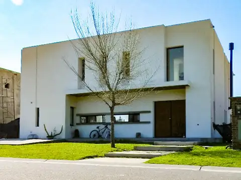 CASA EN VENTA EN LA COMARCA - TIGRE