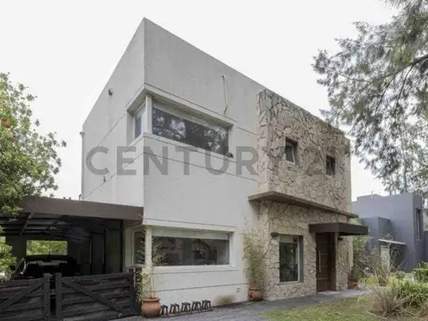 VENTA CASA DE 4 AMBIENTES CLUB DE CAMPO EL LAUQUEN
