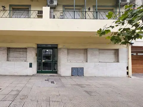 Venta Departamento con jardín apto profesional 3 amb.