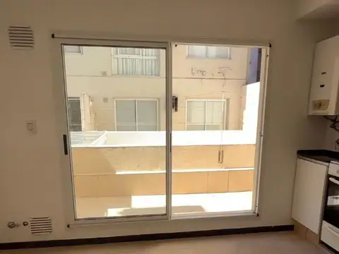 Buenos Aires 1000, Piso 2