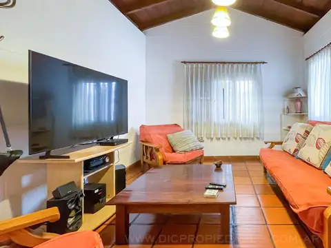 Depto Tipo Casa 4 ambientes con 2 baños