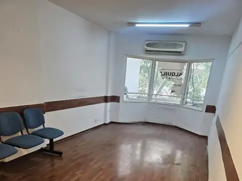 oficina estudio con cocina y baño completo