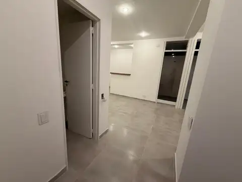 VENTA-Consultorio 1 y 1/2 ambiente en BARRIO NORTE
