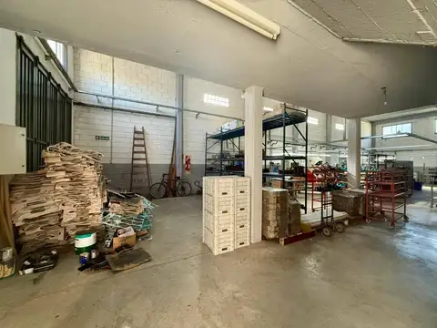 Galpon en Venta 10  mts Frente