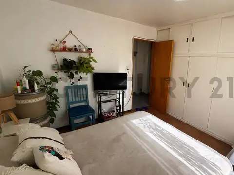 22 e/ 32 y 33 , Piso 0