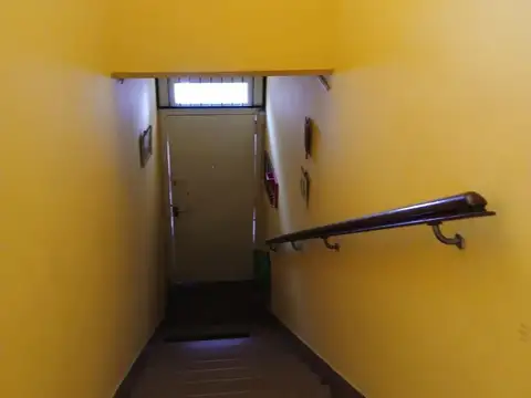 Depto Tipo Casa 5 ambientes con 1 baño