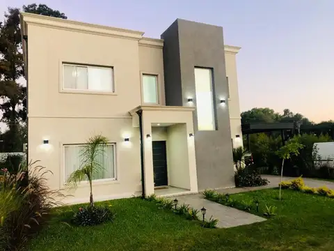 Casa en Venta al Este