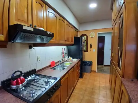 Casa De 3 Ambientes C/opcion A 3er Dormitorio En Pb Y 1º Piso Con Garage, Patio, Balcones, Quincho