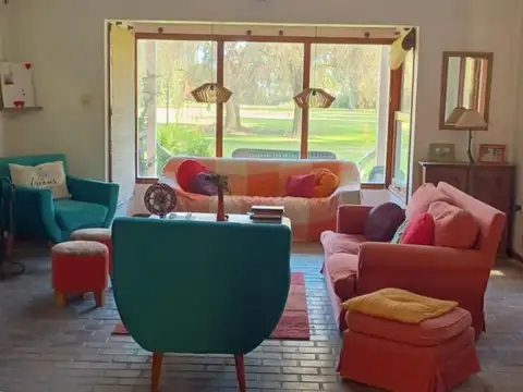 Casa 5 ambientes con 3 baños