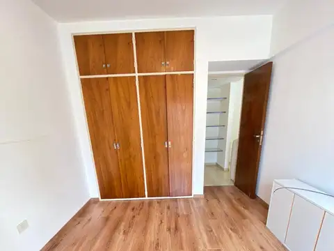 2 AMB 45 MTS TOT, CTFTE C/BALCÓN,COC. INDPTE C/ESP. P/LAVARROPA,BAÑO COMP., EXC. UBICACIÓN