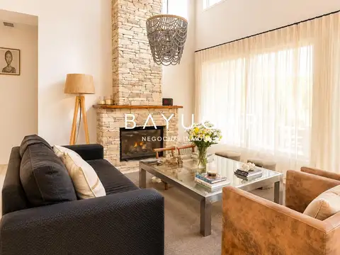 Casa en Venta con 7 cocheras