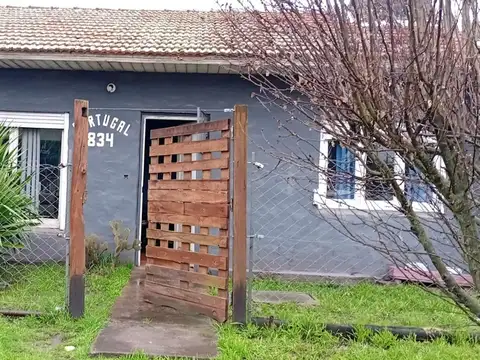VENTA CASA 3 AMB CON PATIO Y GARAGE  B° LIBERTAD