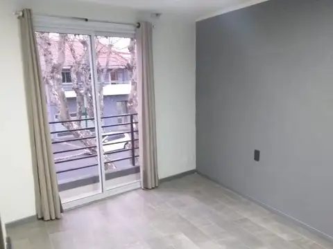 Depto Tipo Casa en Venta 27 años