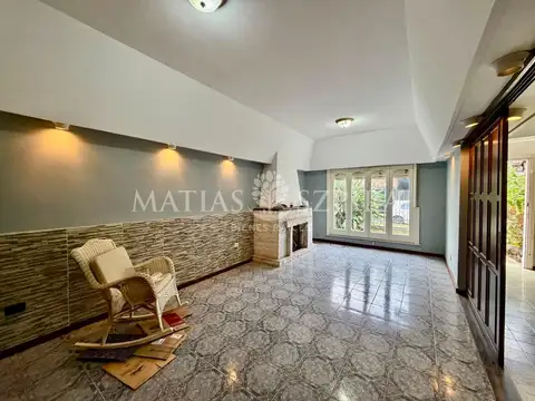 Casa en Venta con 3 cocheras