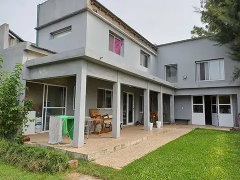 CASA VENTA ARANA CON PILETA
